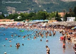 Jesenja putovanja - Budva - Hoteli: Kupači na plaži