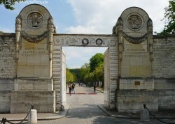 Jesenja putovanja - Pariz - Hoteli: Glavni ulaz u groblje Pere Lachaise