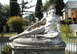 Leto 2026, letovanje - Krf - Hoteli: Spomenik Ahilu u borbi