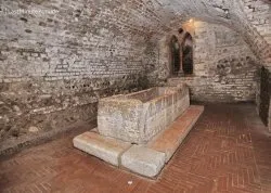 Šoping ture - Prvi maj na Mediteranu - Hoteli: Grobnica Julije