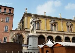 Šoping ture - Prvi maj na Mediteranu - Hoteli: Kip Dantea Aligijerija