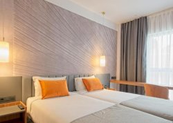 Prvi maj - Madrid - Hoteli: Hotel Dwo Yuste Alcala 3*