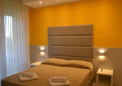 Leto 2025, letovanje - Lido di Jesolo - Hoteli: Hotel Mirage 2*