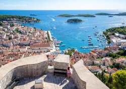 Leto 2025, letovanje - Hvar - Hoteli: Pogled na luku