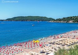 Leto 2025, letovanje - Bečići - Hoteli: Pogled na plažu i more