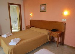 Leto 2025, letovanje - Italija - Španija - Francuska - Hoteli: Hotel Vintage Mercedes 3*