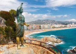 Leto 2025, letovanje - Španija - Hoteli: Dona Marinera - bronzana statua ribareve žene