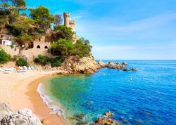 Leto 2025, letovanje - Italija, Španija i Francuska - Hoteli: Pogled na plažu i zamak