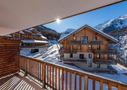 Zimovanje 2026, skijanje - Les Orres - Apartmani: Rezidencija Chalets de Bois Mean 3*