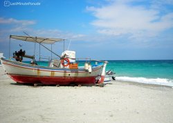 Leto 2025, letovanje - Leptokarija - Apartmani: Čamac na obali