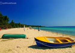 Leto 2025, letovanje - Nikiti - Apartmani: Čamac na plaži