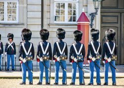 Prolećna putovanja - Severna Evropa - Apartmani: Amalienborg palata - garda