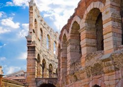 Sretenje - Verona i karneval u Veneciji - : Arena