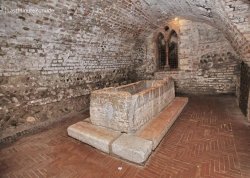 Sretenje - Verona i karneval u Veneciji - : Grobnica Julije