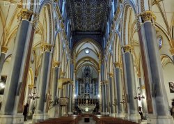 Vikend putovanja - Napulj - Hoteli: Unutrašnjost manastira San Domenico Maggiore