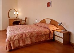 Sretenje - Borovec - Hoteli: Hotel Flora 4*